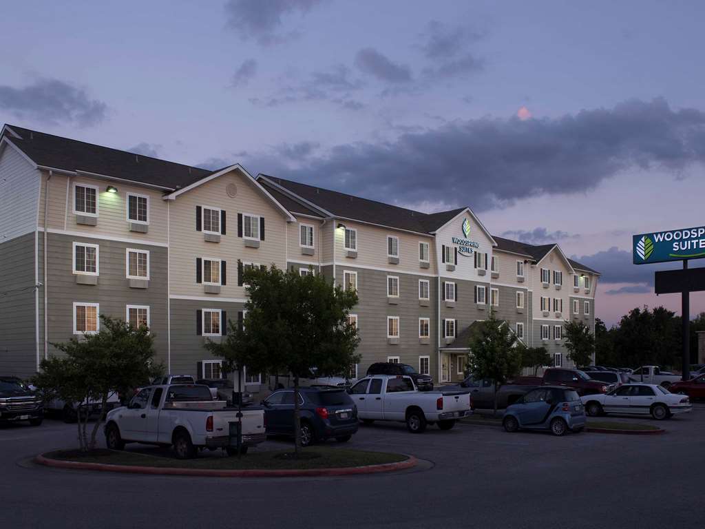 Woodspring Suites San Antonio North Live Oak I-35 Exterior photo